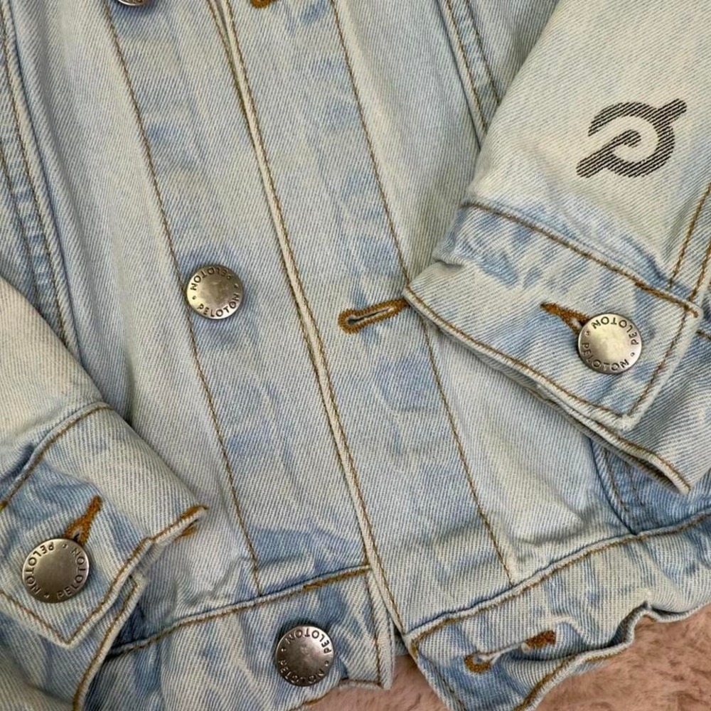 Peloton Denim Jacket Light Wash Graphic Back 'Together We Go Far' Oversized XL - Picture 3 of 8